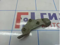 Кронштейн петли капота правый Opel Corsa D 13186900