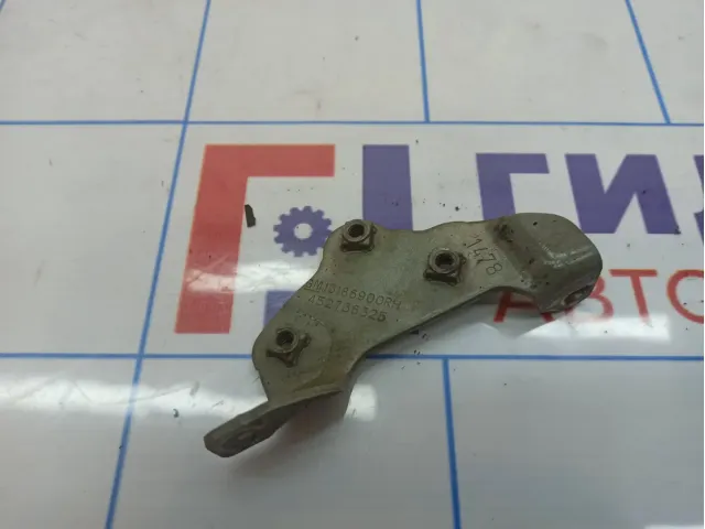 Кронштейн петли капота правый Opel Corsa D 13186900