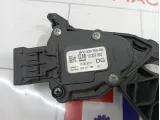 Педаль газа Opel Insignia 13237352
