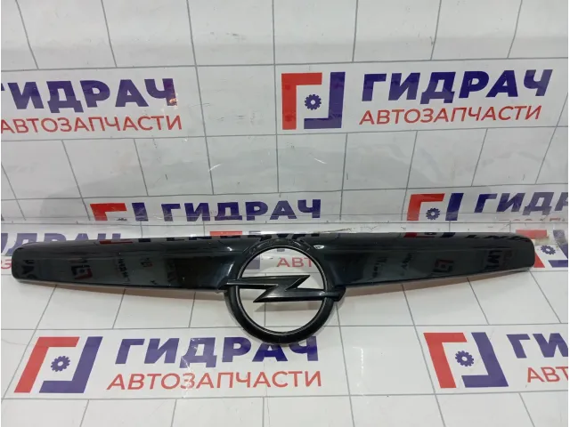 Накладка на решетку радиатора Opel Insignia 13238421