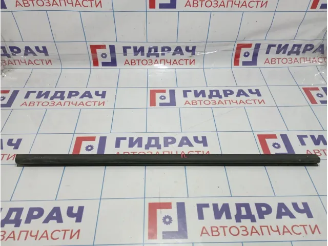 Уплотнитель стекла двери переднего левого Opel Zafira (B) 5154111