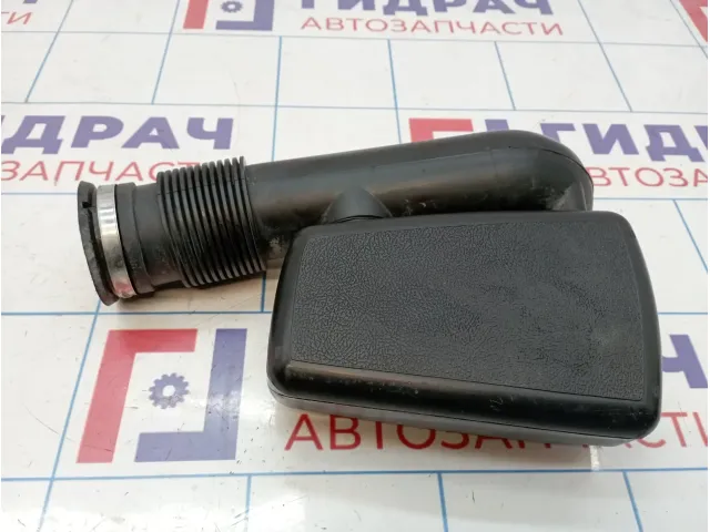 Резонатор воздушного фильтра Opel Zafira (B) 24437914