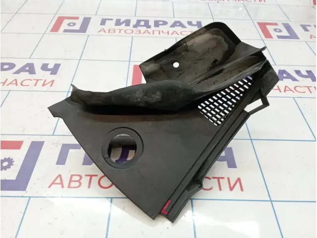 Решетка стеклоочистителя левая Opel Zafira (B) 13167227