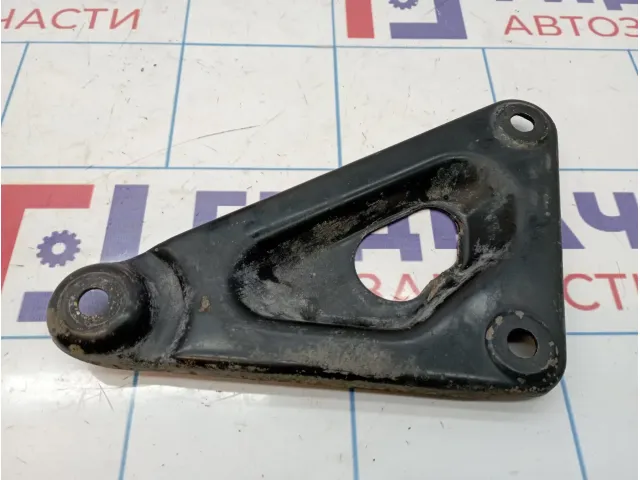 Кронштейн передней балки правый Opel Zafira (B) 302022