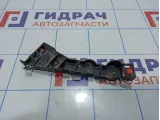 Направляющая переднего бампера правая Opel Zafira (B) 13124998