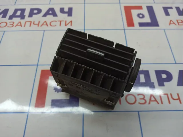Дефлектор воздушный левый Opel Zafira B 13144398