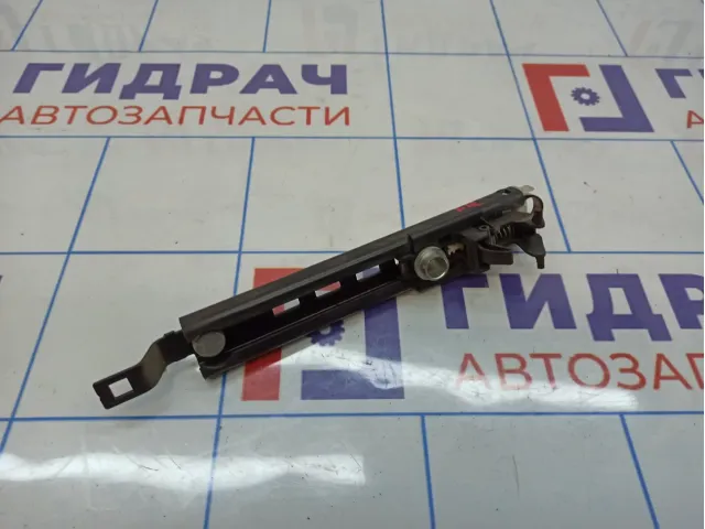 Механизм регулировки ремня безопасности Opel Zafira B 13166032