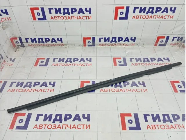 Накладка стекла заднего правого Opel Zafira 5154120