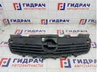 Решетка радиатора Opel Zafira 1320372
