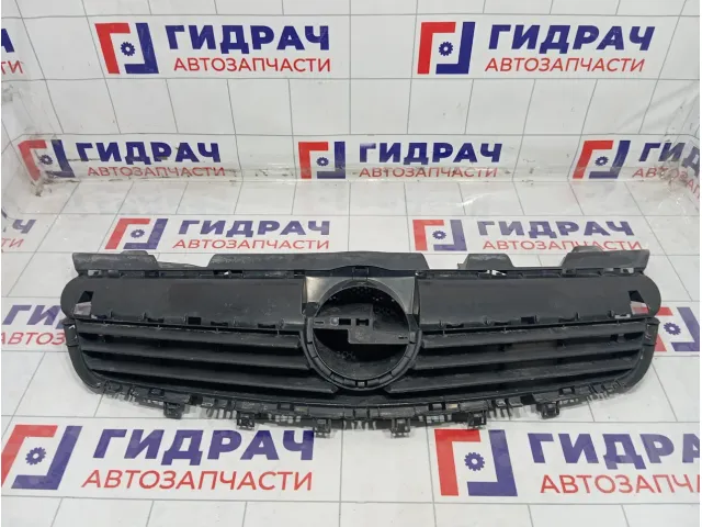 Решетка радиатора Opel Zafira 1320372