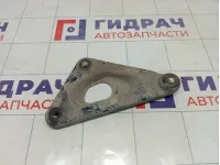 Кронштейн балки передний правый Opel Zafira 302022