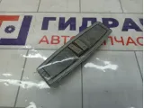 Плафон салонный Opel Zafira 1230096