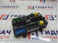 Блок предохранителей Opel Zafira 13220832
