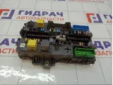 Блок предохранителей Opel Zafira 13220832