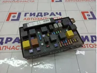 Блок предохранителей Opel Zafira 13206746