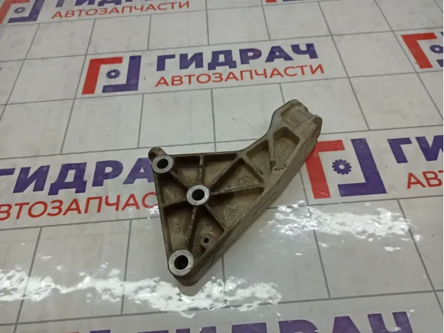 Кронштейн двигателя Opel Zafira 13174501