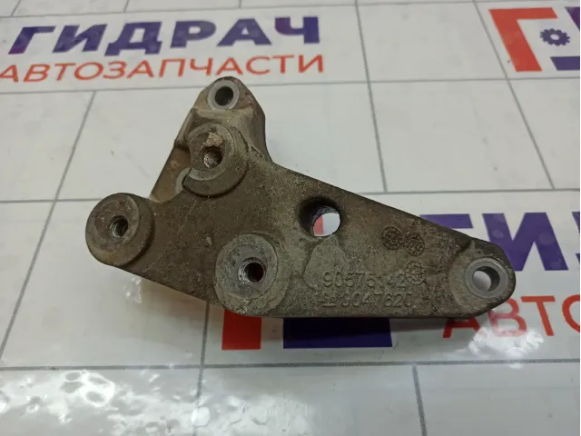 Кронштейн КПП (АКПП, МКПП) Opel Zafira 90575142