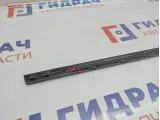 Накладка стекла переднего левого Opel Zafira 2 5154115. Без уплотнителя стекла.