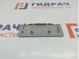 Накладка плафона Opel Zafira 2 13170644. Сломаны крепления.