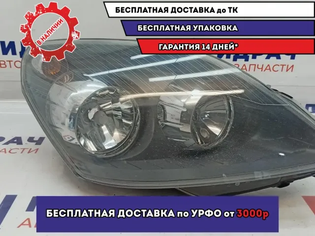 Фара правая Opel Zafira 2 1216670. Сломаны крепления.