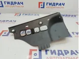 Накладка под бардачок Opel Zafira 2 7208914. Сломано крепление.