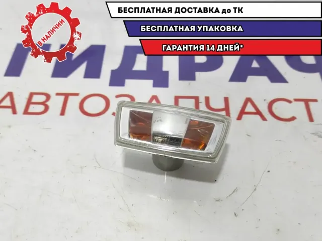 Повторитель на крыло правый Opel Zafira 2 13252456.