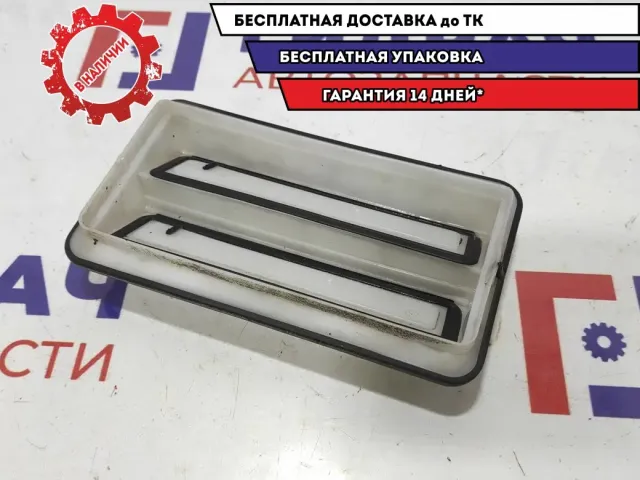 Решетка вентиляционная Opel Zafira 2 1814887.