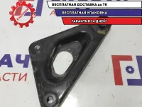Кронштейн передней балки правый Opel Zafira 2 302022.