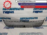 Решетка в бампер Mitsubishi Outlander XL 6402A037. Дефект, трещина.