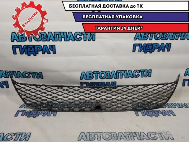 Решетка в бампер Mitsubishi Outlander XL 6402A037. Дефект, трещина.