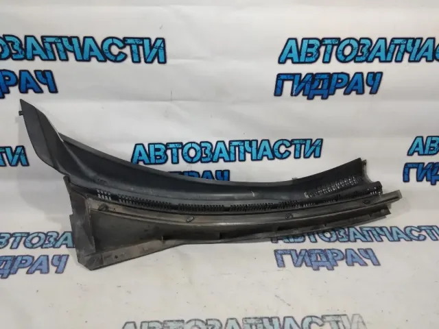 Решетка под лобовое стекло правая Mitsubishi Outlander XL 7405A114.