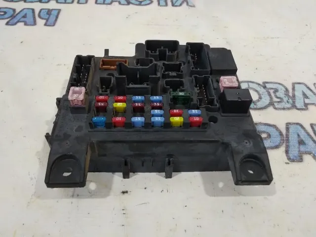 Блок предохранителей Mitsubishi Outlander XL 8637C096.