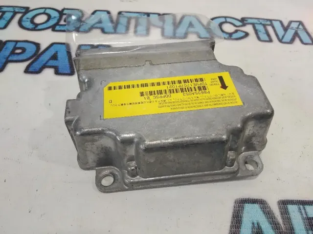 Блок управления AIR BAG  Mitsubishi Outlander XL 8635A053 .