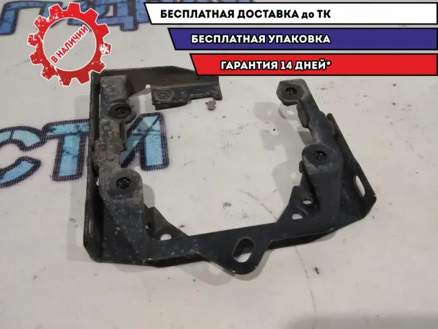 Кронштейн фары противотуманной Mitsubishi Outlander XL