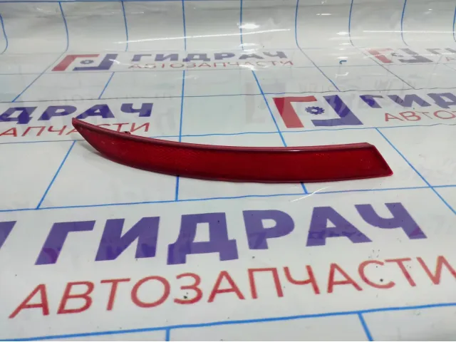 Отражатель в бампер задний правый Volkswagen Passat CC 3C8945106B