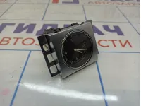 Часы Volkswagen Passat CC 3AA919204A