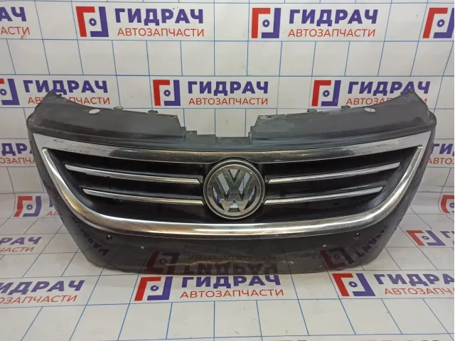 Решетка радиатора Volkswagen Passat CC 3C8853651QGRU