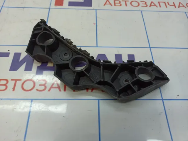 Направляющая переднего бампера правая Volkswagen Passat CC 3C8807184A