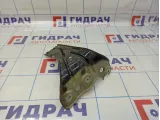 Кронштейн крепления крыла левый Volkswagen Passat CC 3C8821141