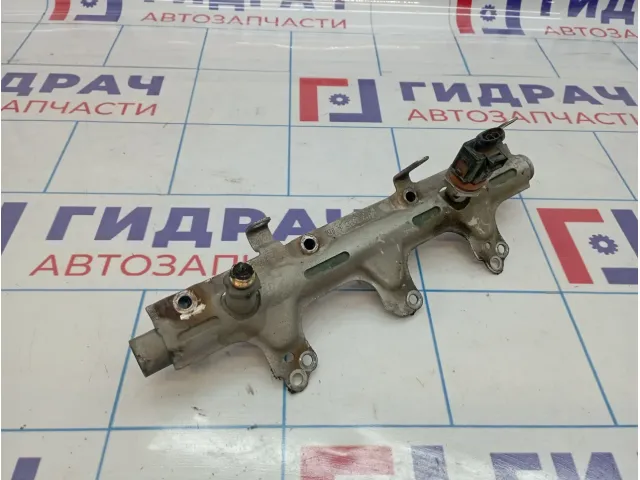 Рейка топливная (рампа) Volkswagen Passat CC 06J133317M