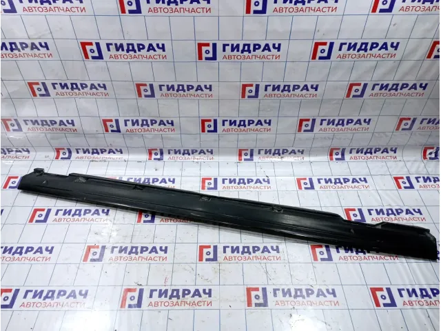 Накладка на порог наружная правая Volkswagen Passat CC 3C8853856B