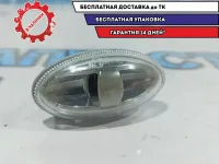 Повторитель на крыло белый Peugeot 107 6325G3.