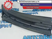 Решетка стеклоочистителя правая Peugeot 107 8251Y9. Дефект.