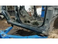 Порог со стойкой правый Peugeot 107 .