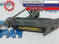 Домкрат Peugeot 107 .