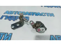 Петли двери задней правой Peugeot 107 .