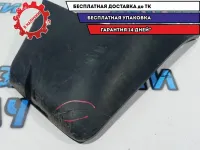 Брызговик задний правый Peugeot 107 . Дефект.