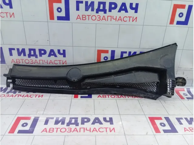 Решетка под лобовое стекло (Жабо) правое Peugeot 2008 9673303080