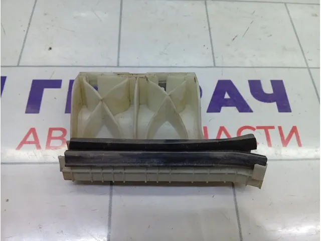 Направляющая стекла двери передней левой Peugeot 2008 9673361180