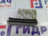 Направляющая стекла двери передней правой Peugeot 2008 9673361080